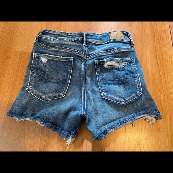 American Eagle Hi Rise Shorts - Picture 2 of 5